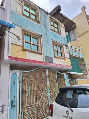 Double bedroom furnished home long stay